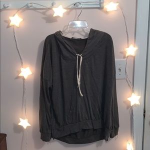 BRANDY MELVILLE LIGHTWEIGHT SWEATSHIRT